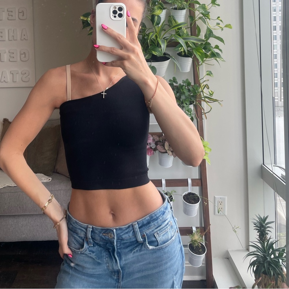 Black One-Shoulder Women's Top